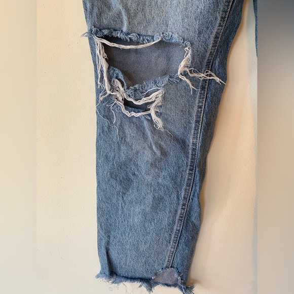We The Free baggy boyfriend tapered Jean in medium wash distressed size 29 - Picture 8 of 12